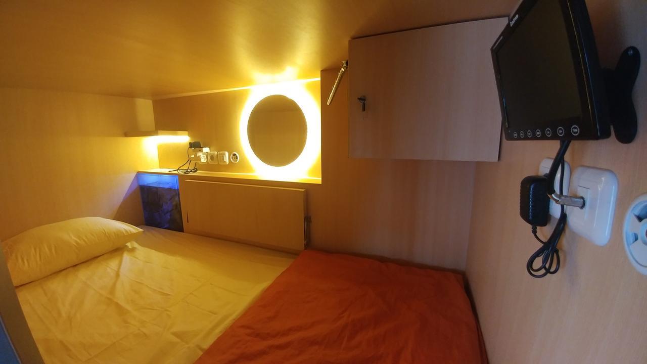 Inap At Capsule Hostel Бандунг Екстер'єр фото