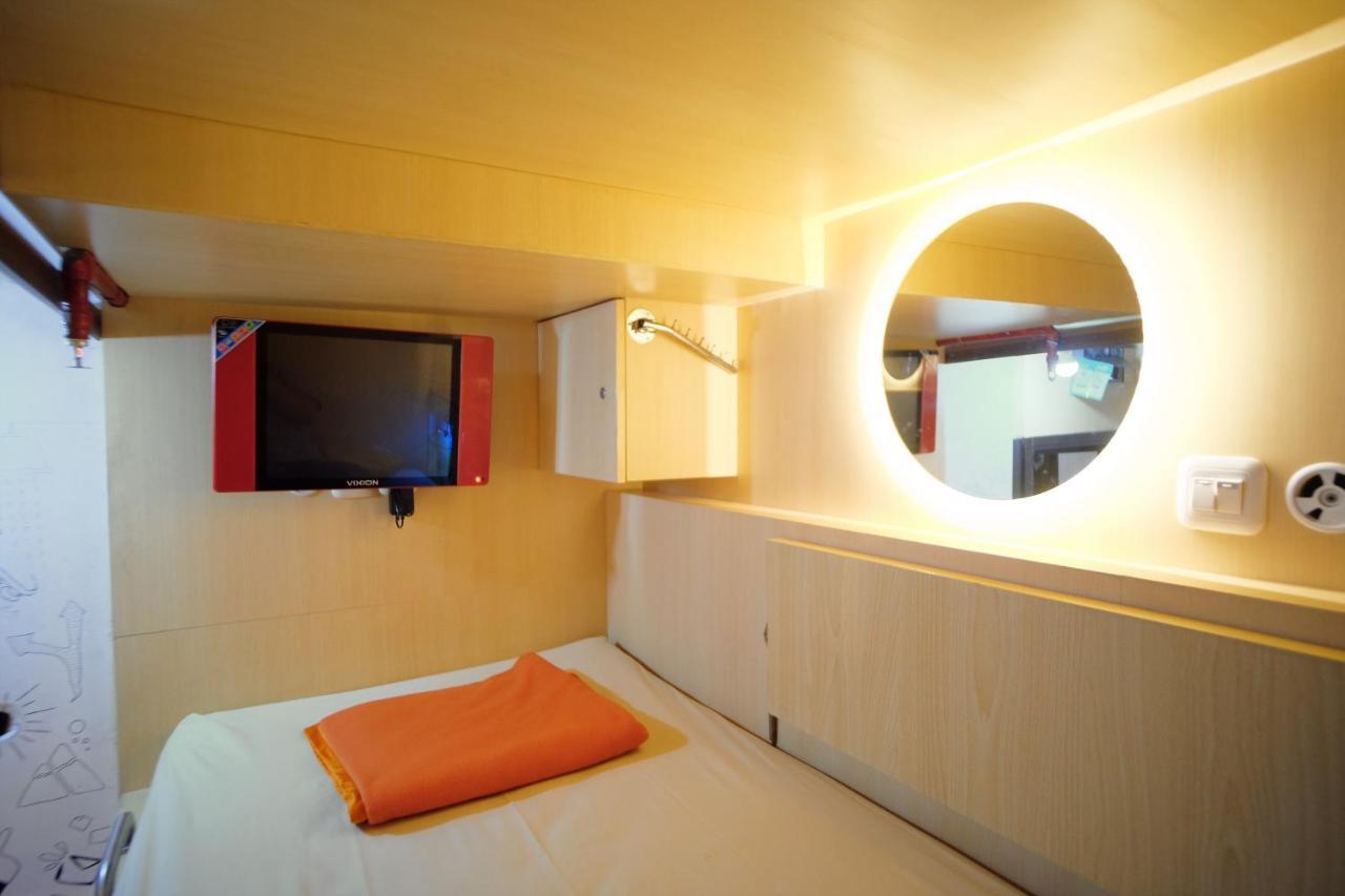Inap At Capsule Hostel Бандунг Екстер'єр фото