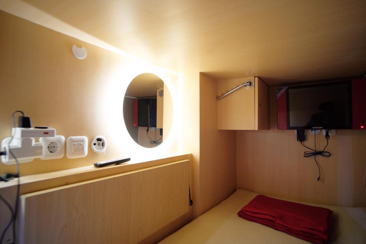 Inap At Capsule Hostel Бандунг Екстер'єр фото