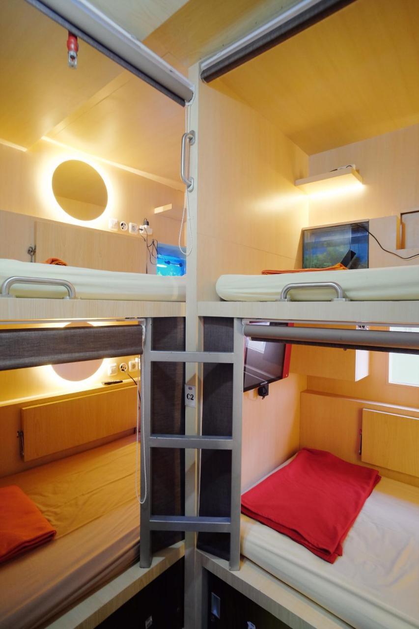 Inap At Capsule Hostel Бандунг Екстер'єр фото