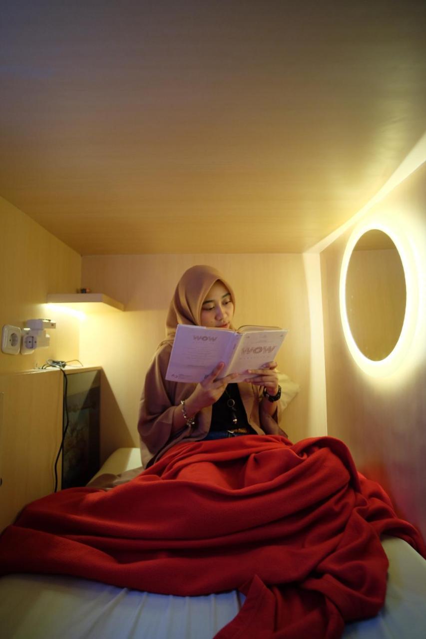 Inap At Capsule Hostel Бандунг Екстер'єр фото