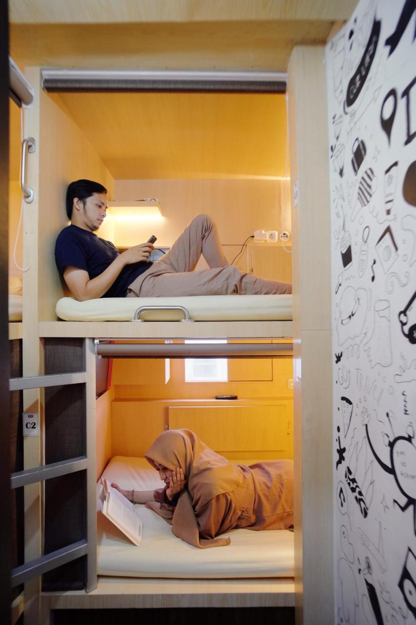 Inap At Capsule Hostel Бандунг Екстер'єр фото