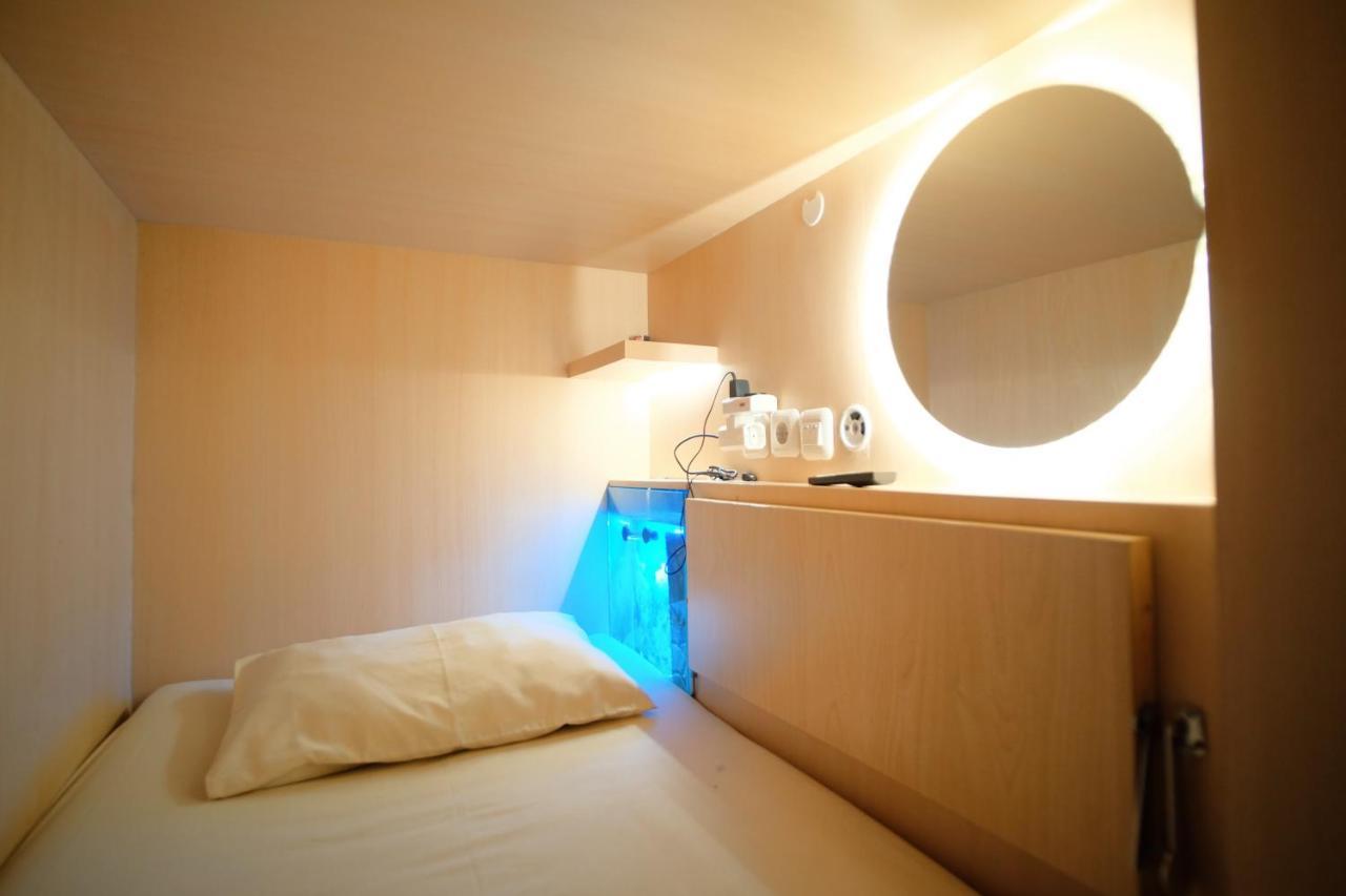 Inap At Capsule Hostel Бандунг Екстер'єр фото
